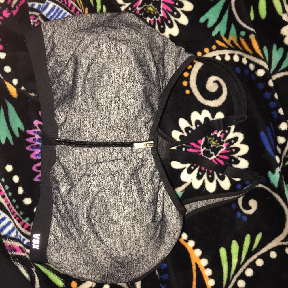 Victoria’s Secret Knockout Front Close Sports Bra!